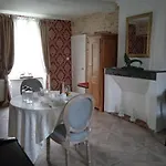 Domaine Aux Leopards Normands Bed & Breakfast 3*