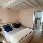 Domaine Aux Leopards Normands Bed & Breakfast 3*