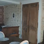 Domaine Aux Leopards Normands Bed & Breakfast