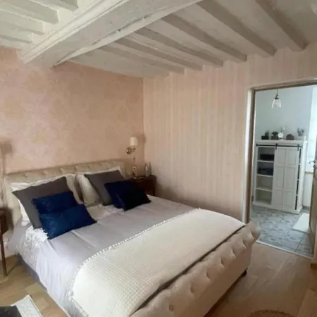 Domaine Aux Léopards Normands Couette-café 3*