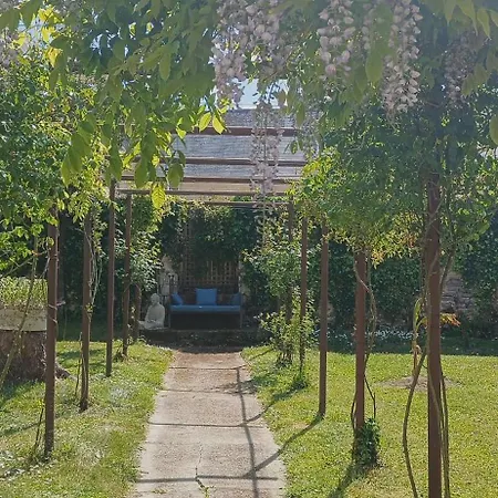 לינה וארוחת בוקר Domaine Aux Leopards Normands