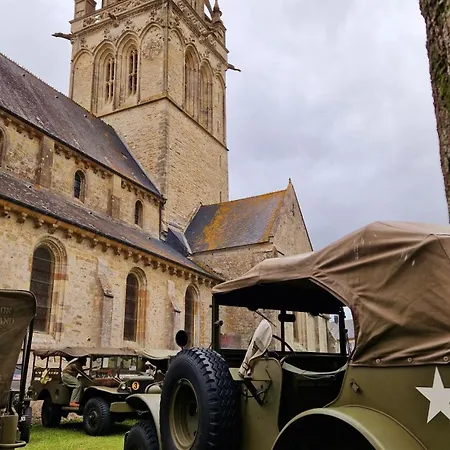 לינה וארוחת בוקר Domaine Aux Leopards Normands 3*