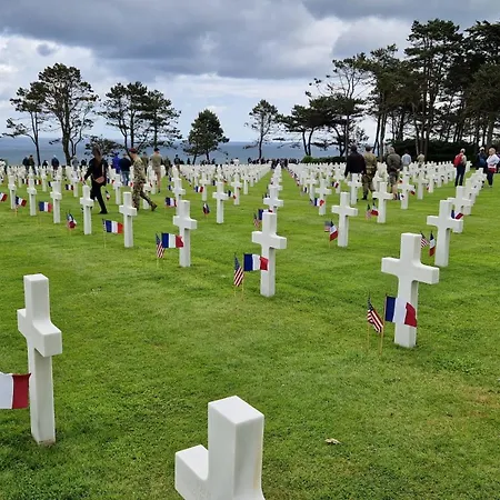 לינה וארוחת בוקר Domaine Aux Leopards Normands 3*