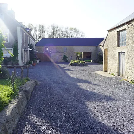 Bed & Breakfast Domaine Aux Leopards Normands