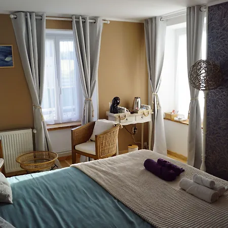 לינה וארוחת בוקר Domaine Aux Leopards Normands 3*