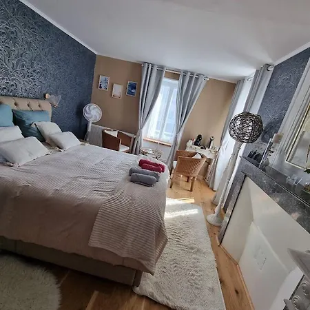 Domaine Aux Leopards Normands Bed & Breakfast 3*