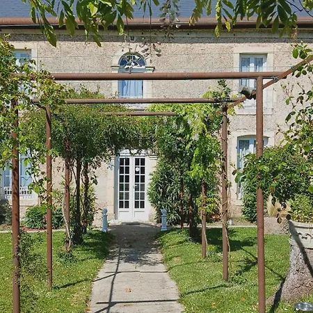 Domaine Aux Léopards Normands Couette-café