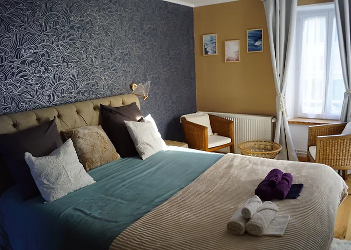 Domaine Aux Leopards Normands Bed & Breakfast