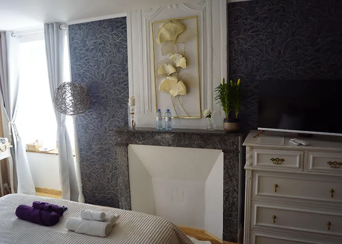 Domaine Aux Leopards Normands Bed & Breakfast