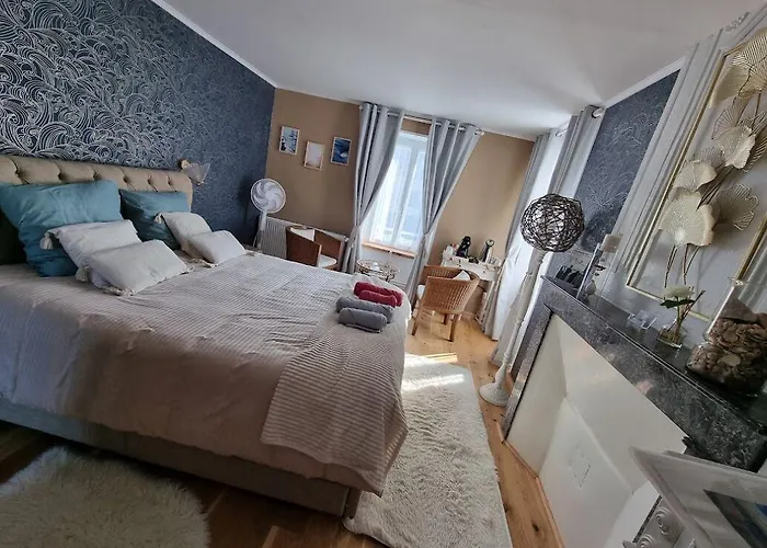 Domaine Aux Leopards Normands Bed & Breakfast 3*